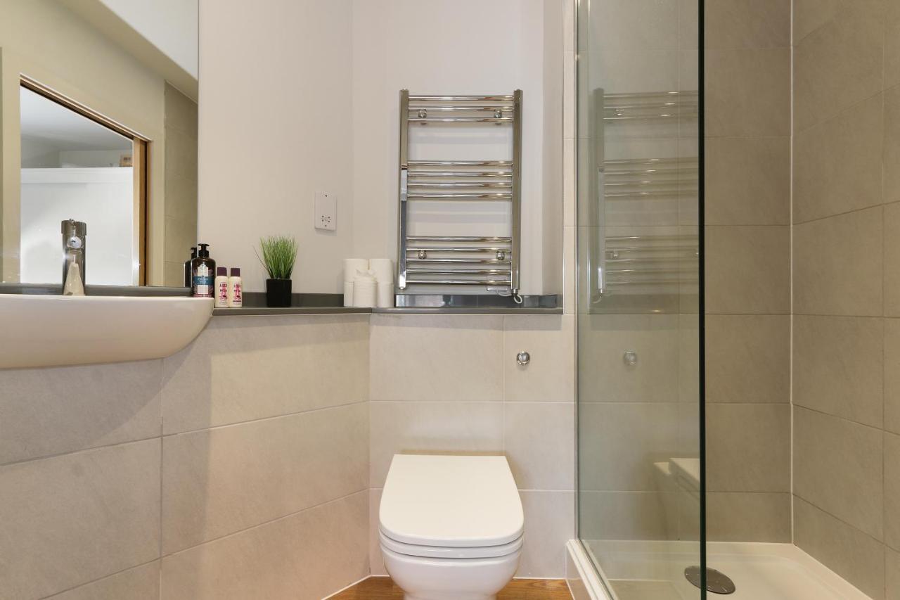Modern 2-Bed Apartment, Free Parking, City Centre, Netflix & Pet Friendly - Hosted By Stay Host Save Sheffield Exterior photo