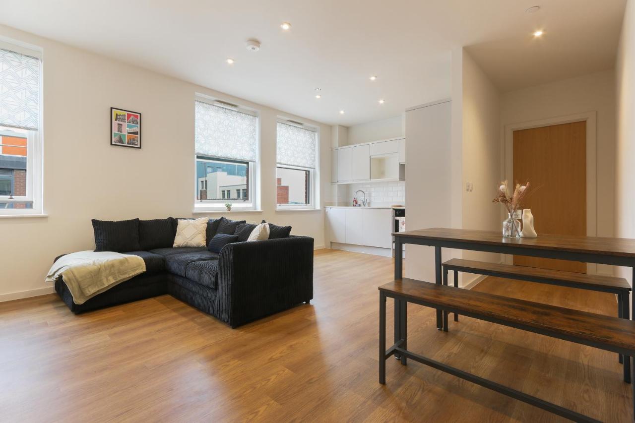 Modern 2-Bed Apartment, Free Parking, City Centre, Netflix & Pet Friendly - Hosted By Stay Host Save Sheffield Exterior photo